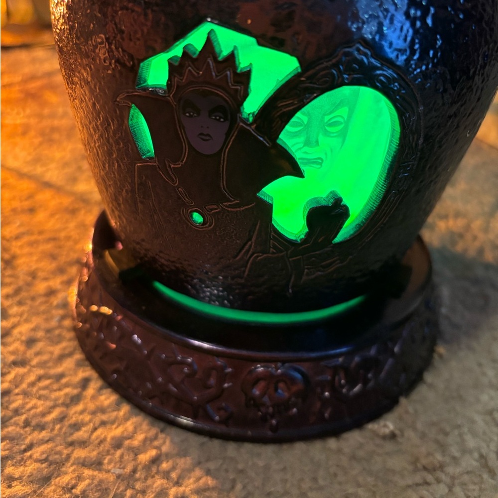 Scentsy Disney Villains Warmer
